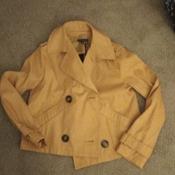Tan/beige spring jacket - Picture 3 of 6